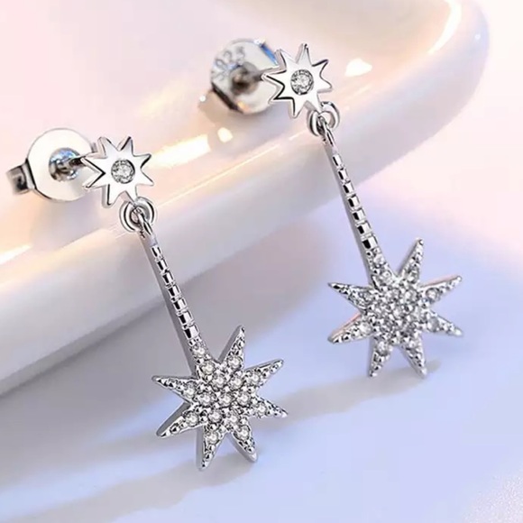 🌟 Sterling Silver 925 CZ Star 🌟 Stud Earrings - Picture 1 of 5